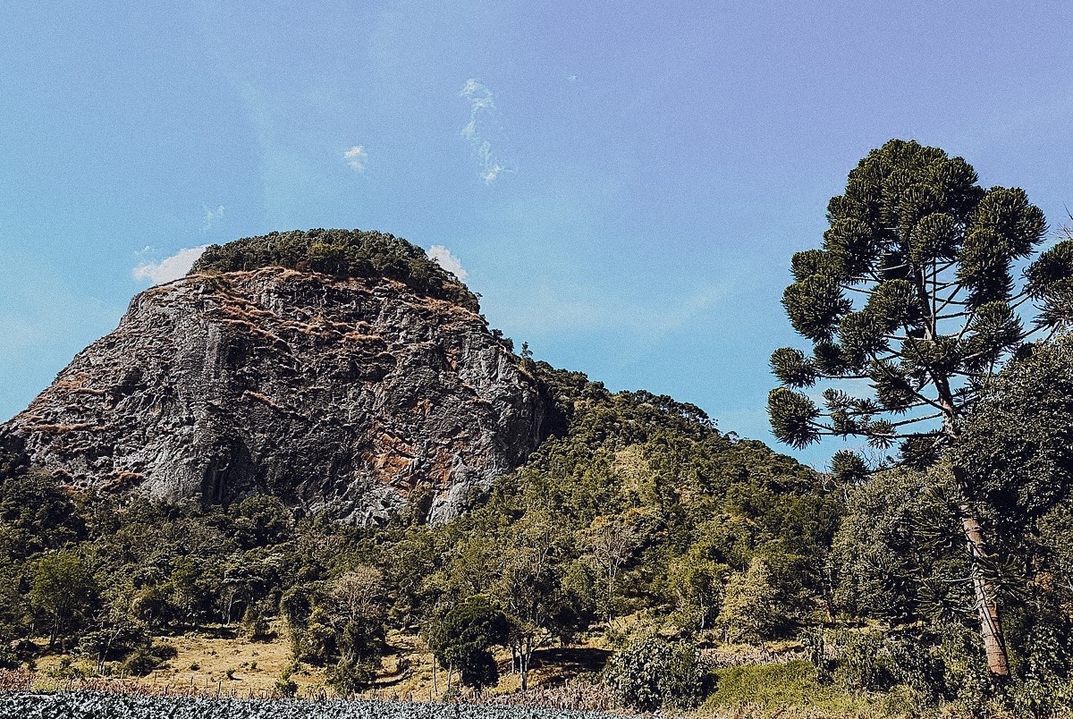 Pedra Chanfrada: Explorando a Beleza de Gonçalves, MG